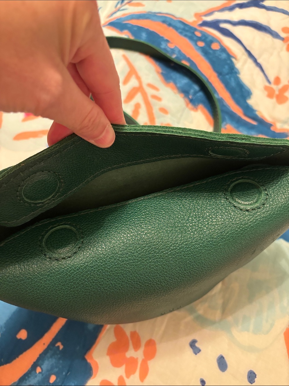 Portland Leather Green Pebbled Leather Crossbody Bag - Picture 2 of 4